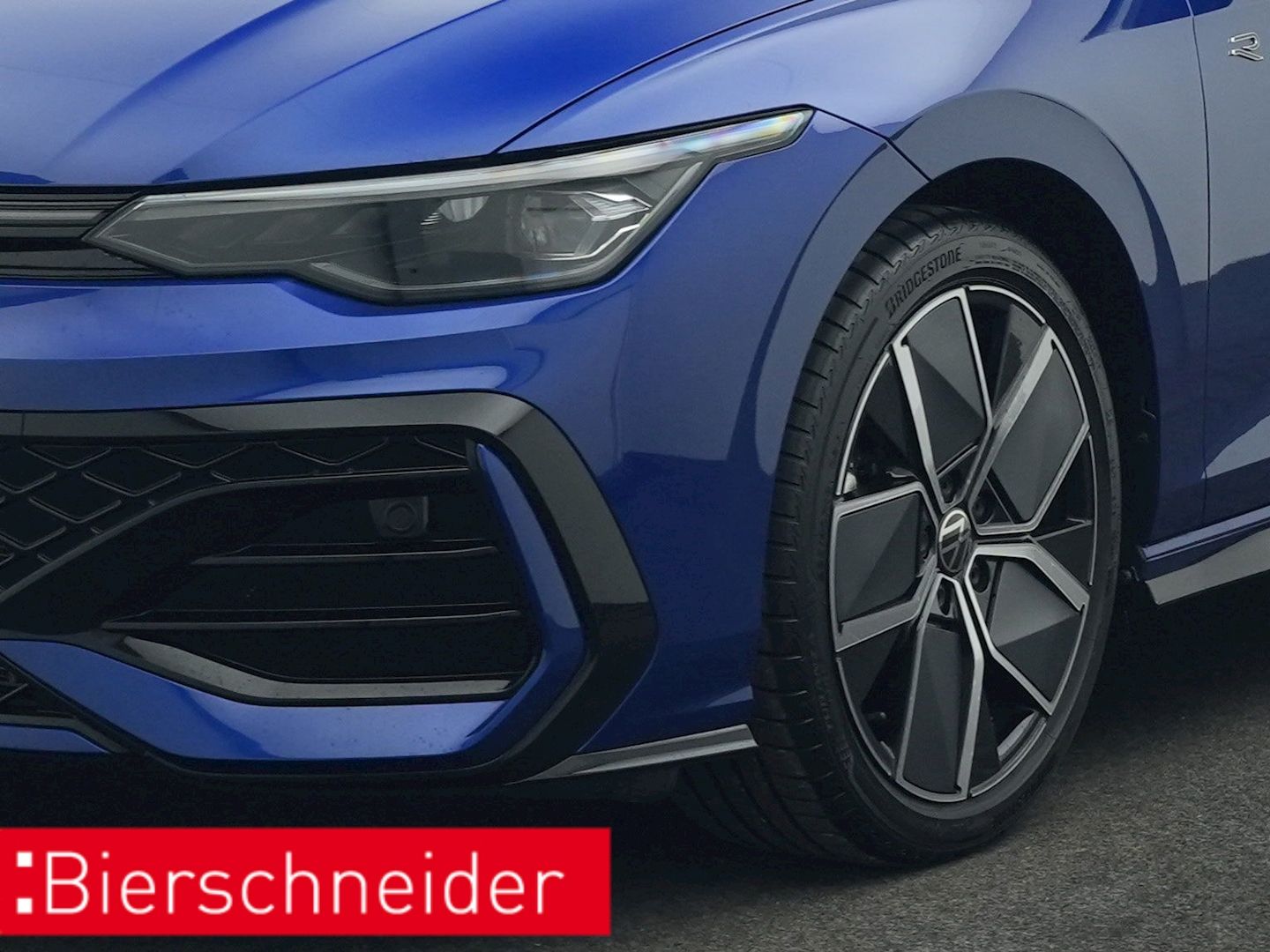 Volkswagen Golf 8 1.5 eTSI DSG R-Line BLACK-STYLE 5-J.-GAR