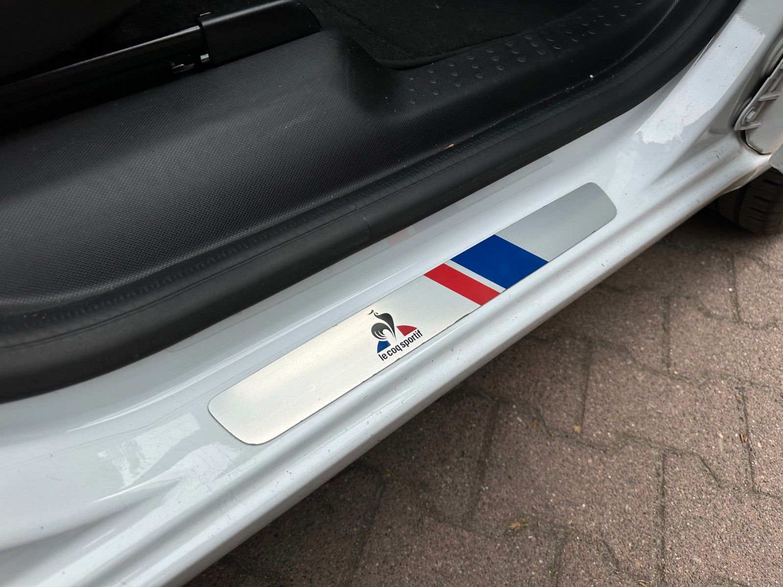 Renault Twingo TCe90 - Samsaru's Car Outlet