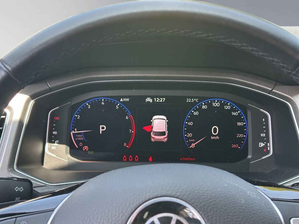Volkswagen T-Roc 1.5 TSI Style DSG - Samsaru's Car Outlet