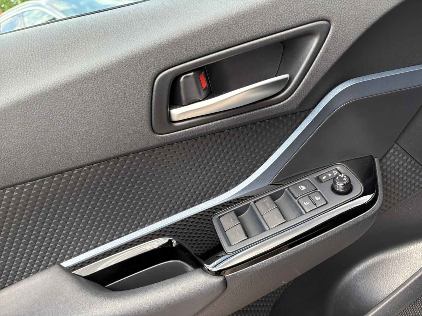 Toyota C-HR 2.0 Hybrid - Samsaru's Car Outlet
