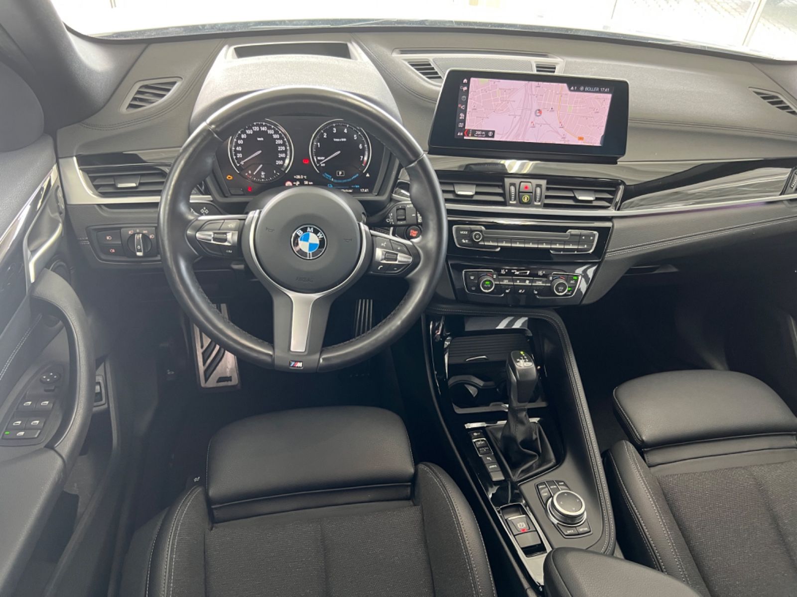 BMW X1 xDrive25e M Sportpaket - Samsaru's Car Outlet
