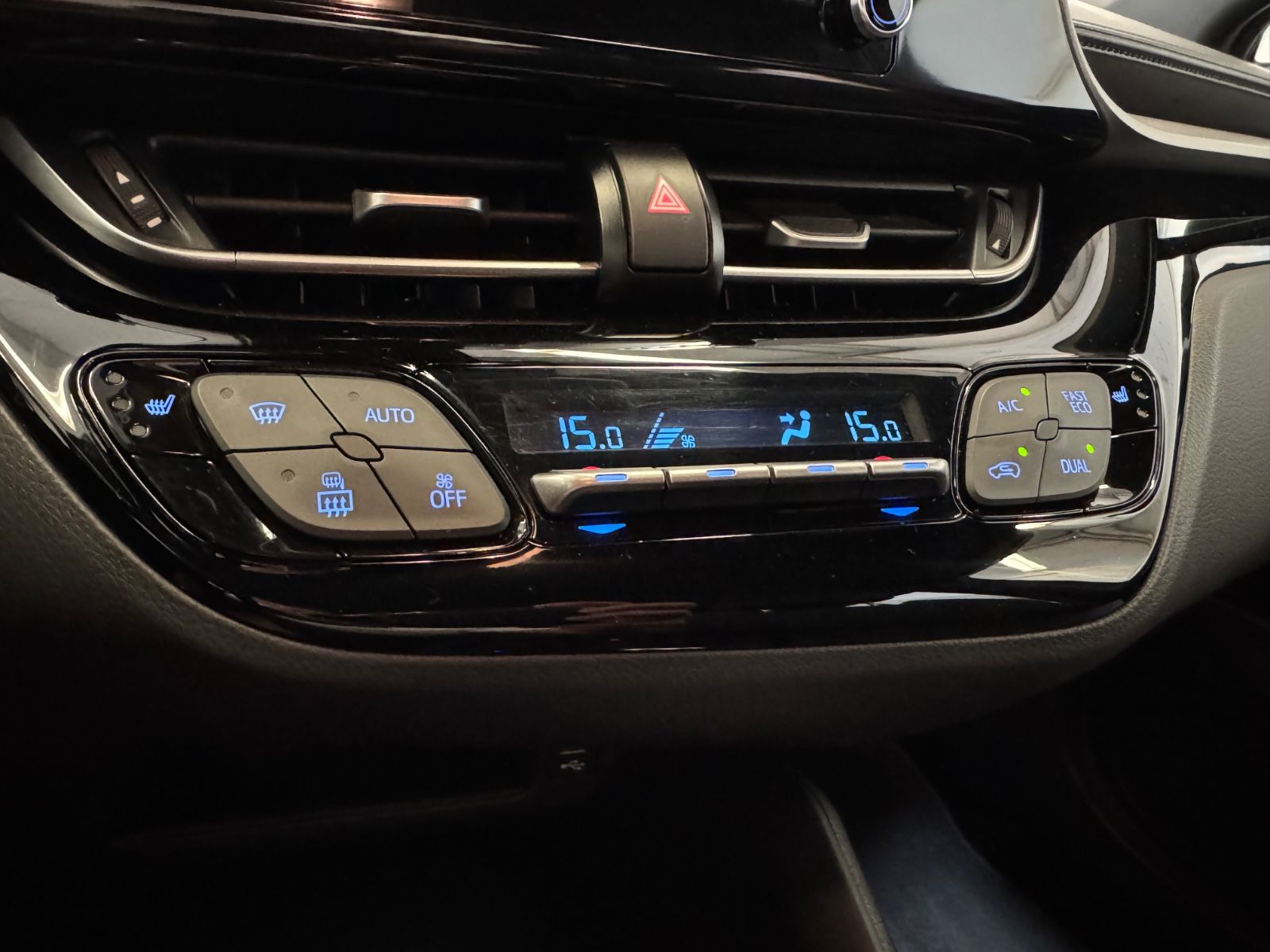 Toyota C-HR 2.0 Hybrid Business Edition - Samsaru's Car Outlet