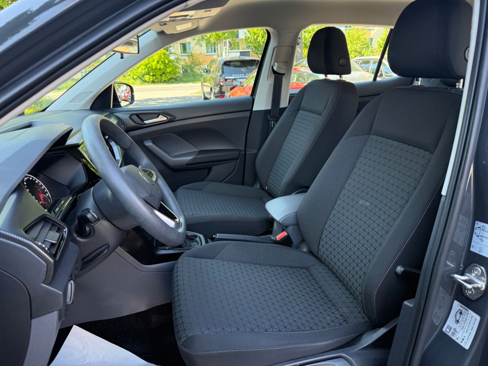 Volkswagen T-Cross Life 1.0 TSI - Samsaru's Car Outlet