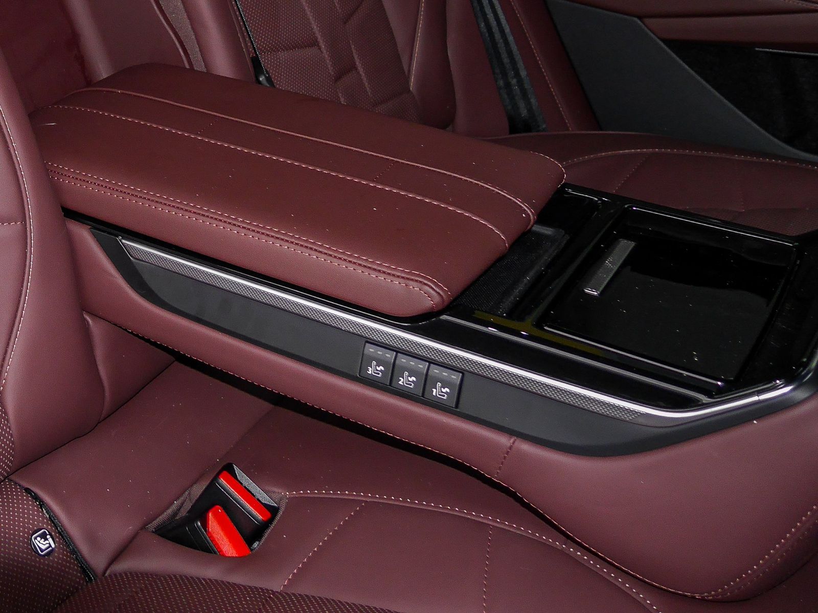DS Automobiles DS9 Hybrid Rivoli E-Tense Fin. ab 2,99% Leder SD