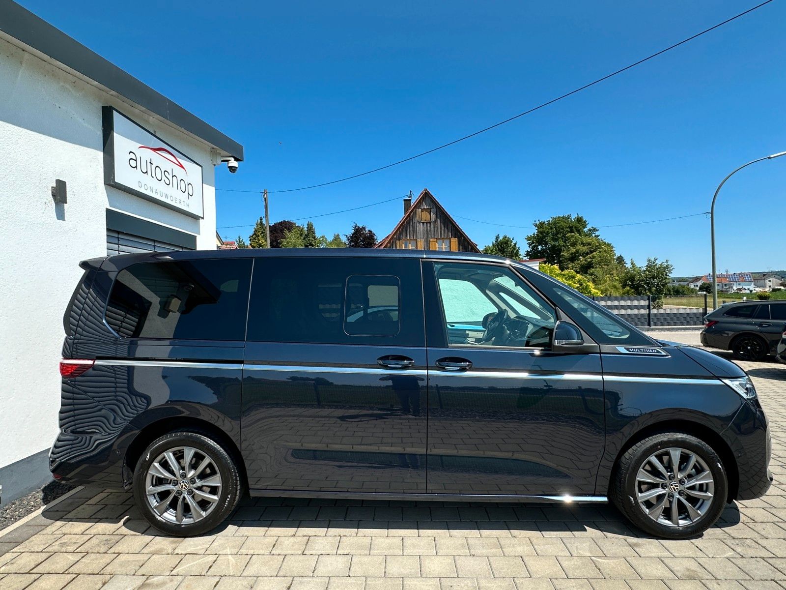 Volkswagen T7 Multivan 2.0 TDI - Samsaru's Car Outlet