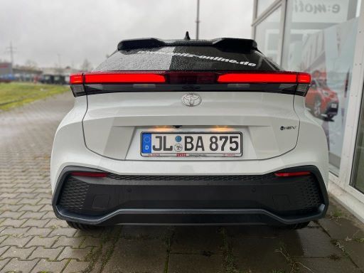 Toyota C-HR Hybrid - Samsaru's Car Outlet