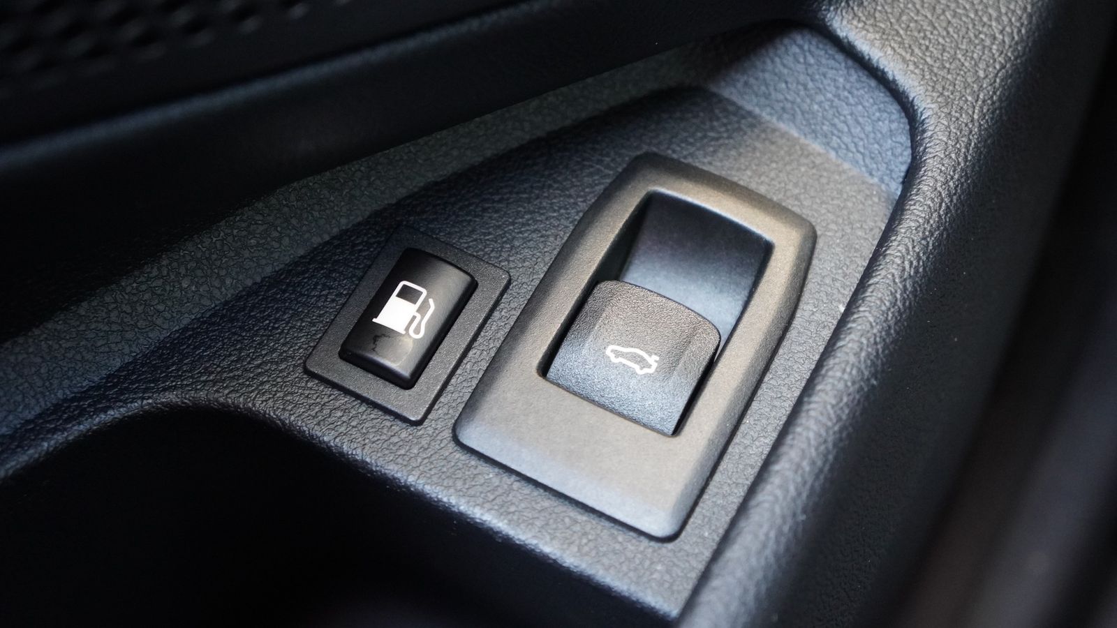 BMW 320e Touring xDrive Sport Line - Samsaru's Car Outlet