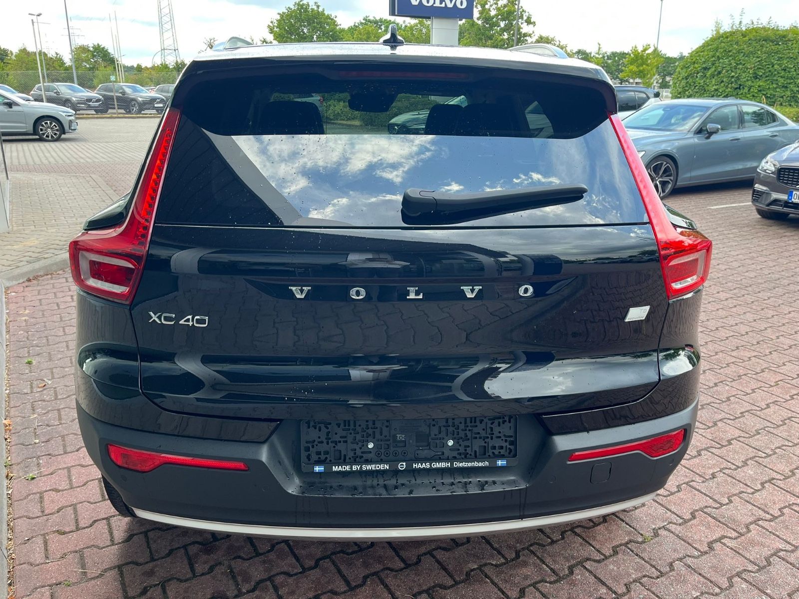 Volvo XC40 T5 Recharge Inscription - Samsaru's Car Outlet