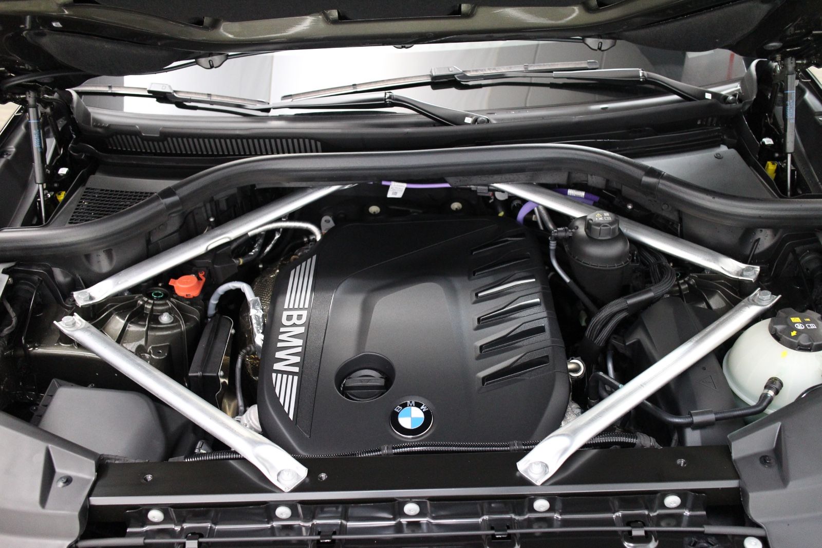 BMW X5 30 d xDrive M Sport H&K Carbon Luftfederung