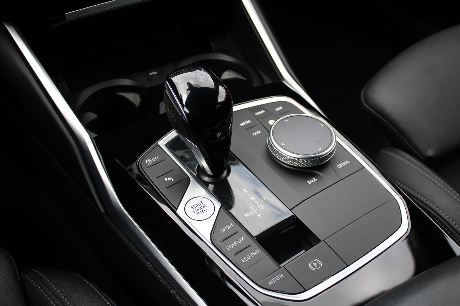 BMW 320 d Sport Line - Samsaru's Car Outlet