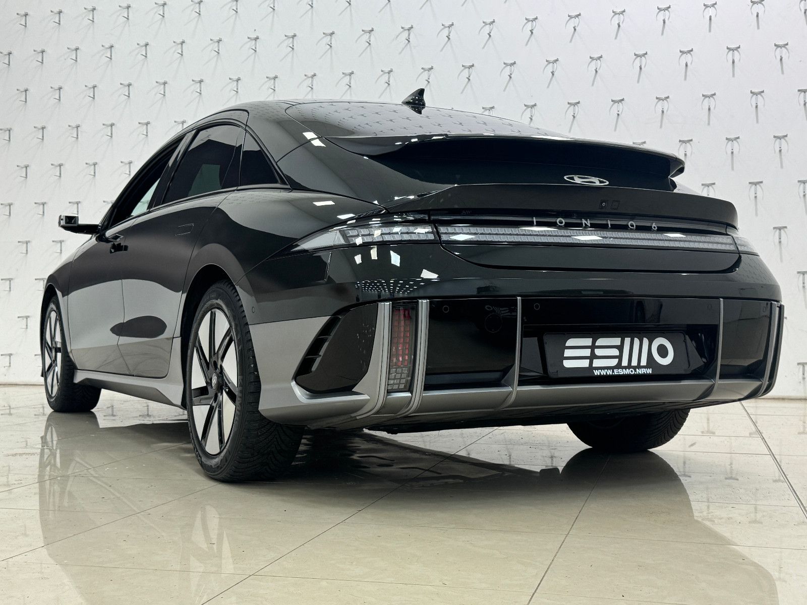 Hyundai IONIQ 6 77,4kWh 325ps 4WD Uniq 360°K/BOSE/DIGI
