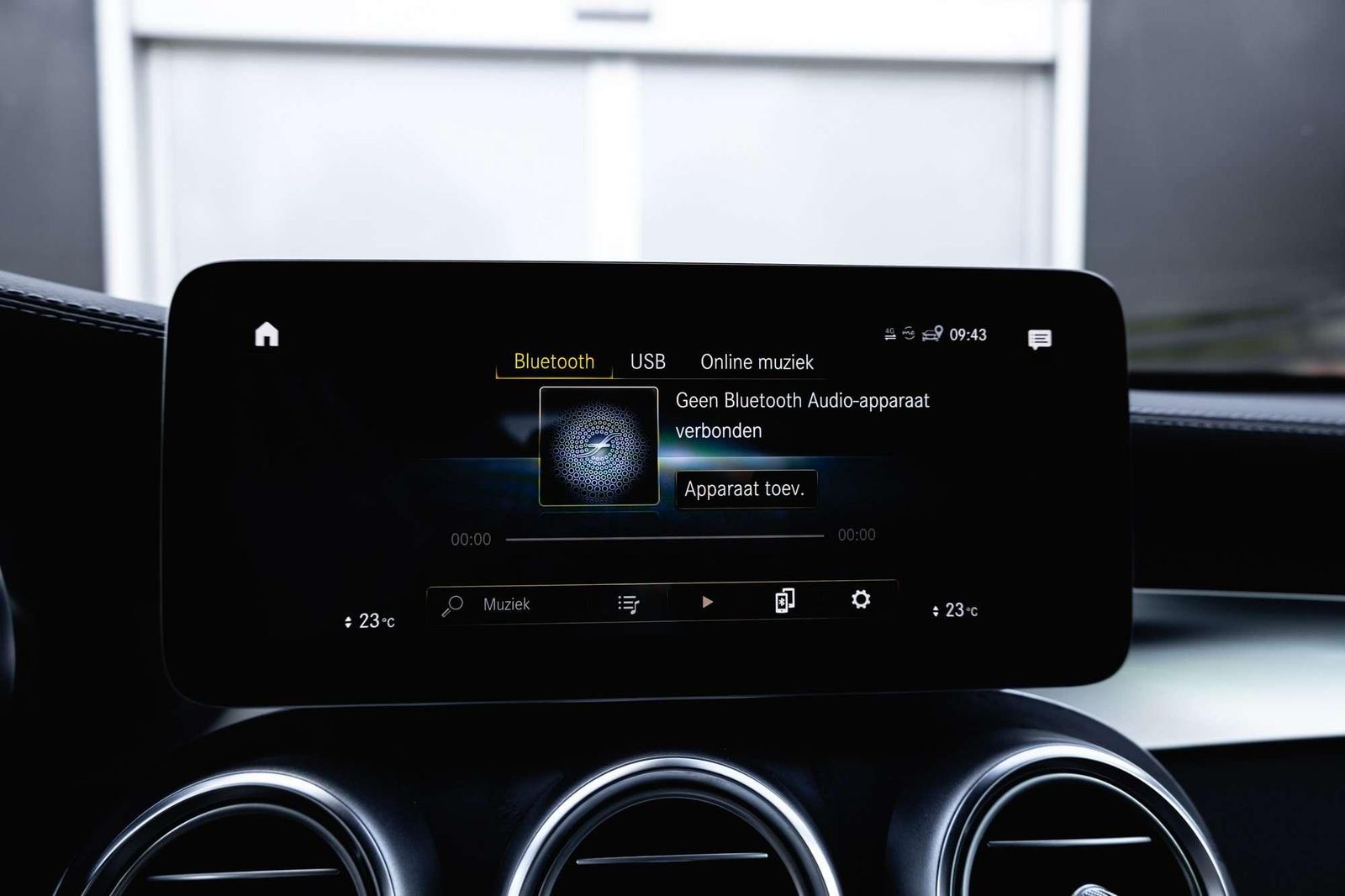 Mercedes-Benz GLC 300 e AMG Line - Samsaru's Car Outlet