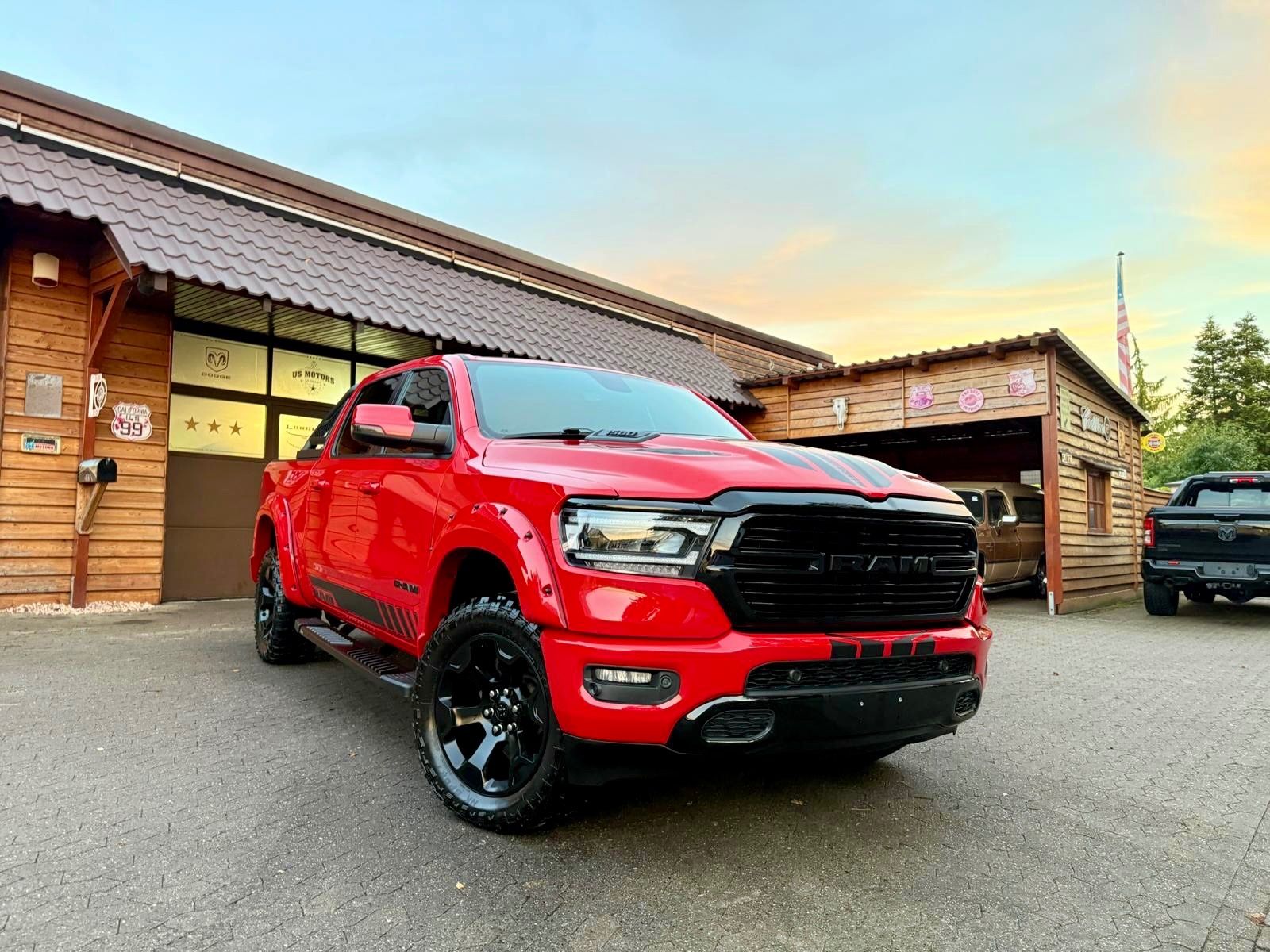 Dodge V8*SPORT*LIFT*4X4*AHK*LED*OFFROAD*NAVI*GARANTIE