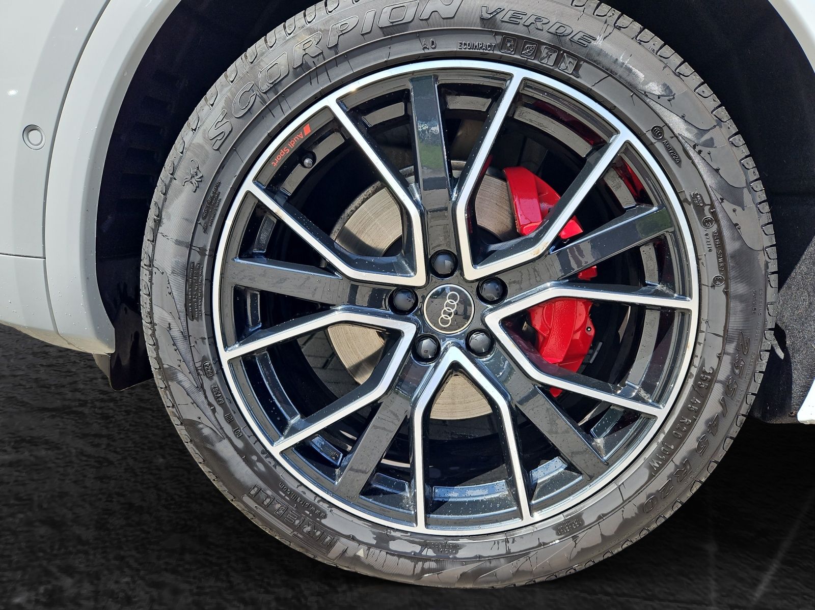 Audi Q5 35 TDI S tronic S line - Samsaru's Car Outlet