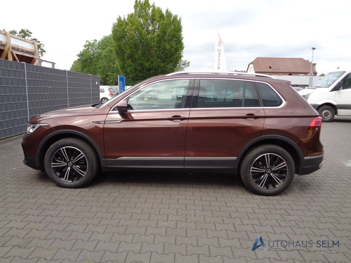 Volkswagen Tiguan Elegance 4Motion 2.0 TDI HUD AHK Panodach
