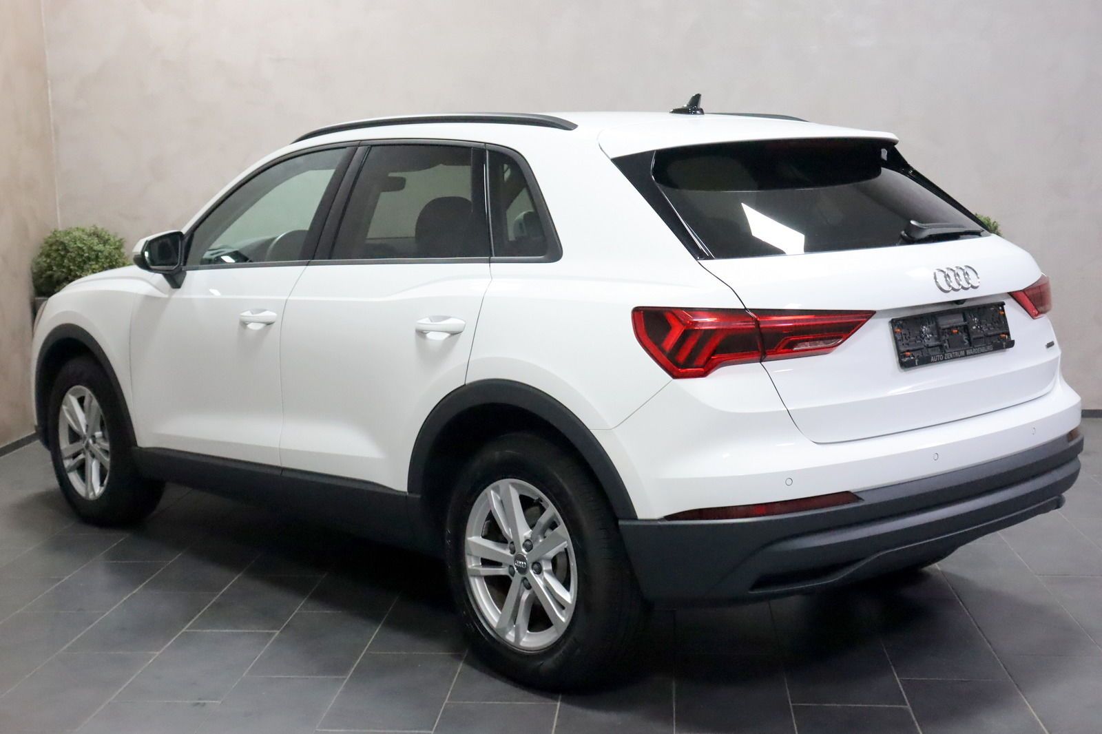 Audi Q3 40 TDI quattro Aut. - Samsaru's Car Outlet