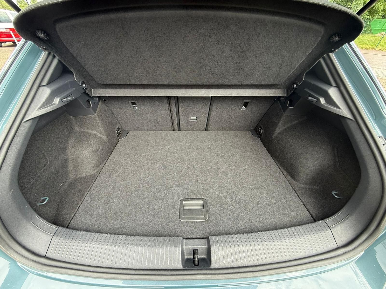 Volkswagen T-Roc 2.0 TDI R-Line - Samsaru's Car Outlet