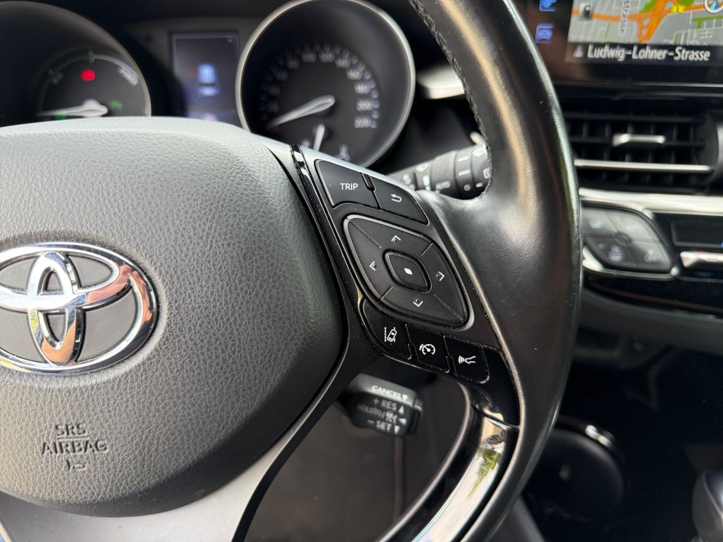 Toyota C-HR 1.8 Hybrid Club - Samsaru's Car Outlet