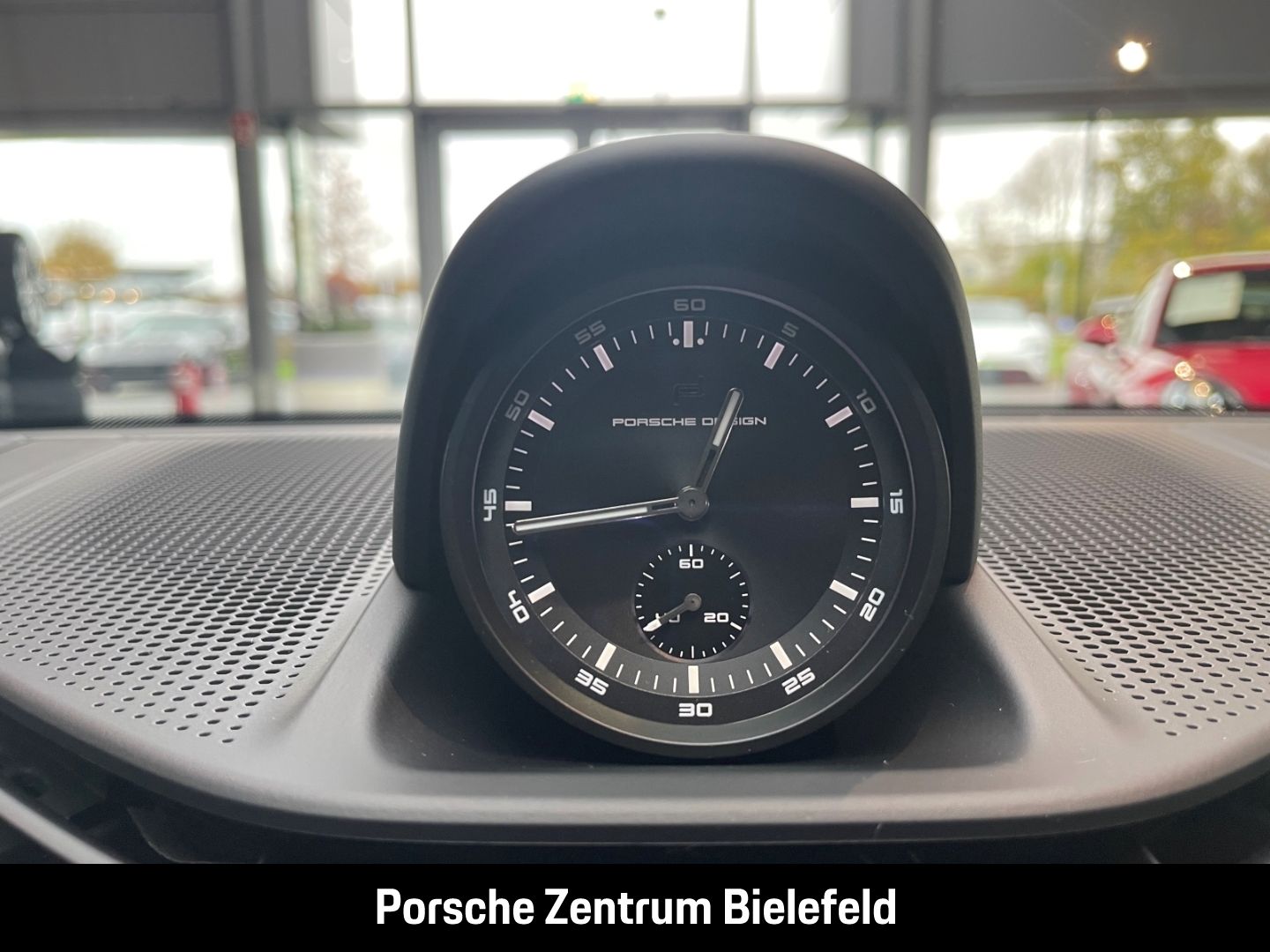 Porsche Taycan Turbo HA-Lenkung InnoDrive Sitzbelüftung