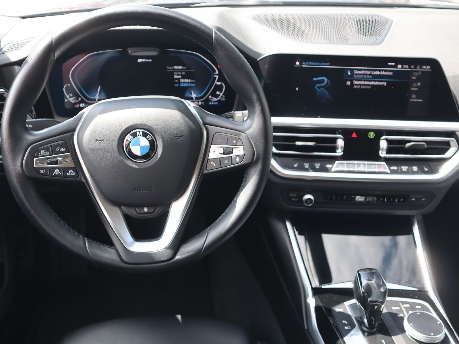 BMW 330e Touring Sport Line - Samsaru's Car Outlet