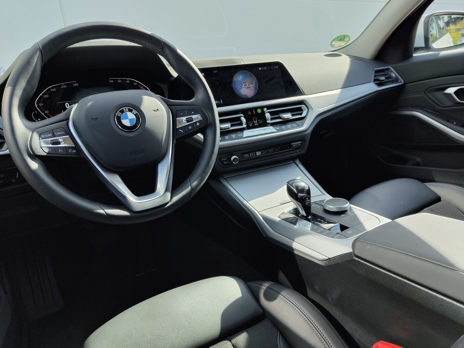 BMW 320i Touring Advantage - Samsaru's Car Outlet