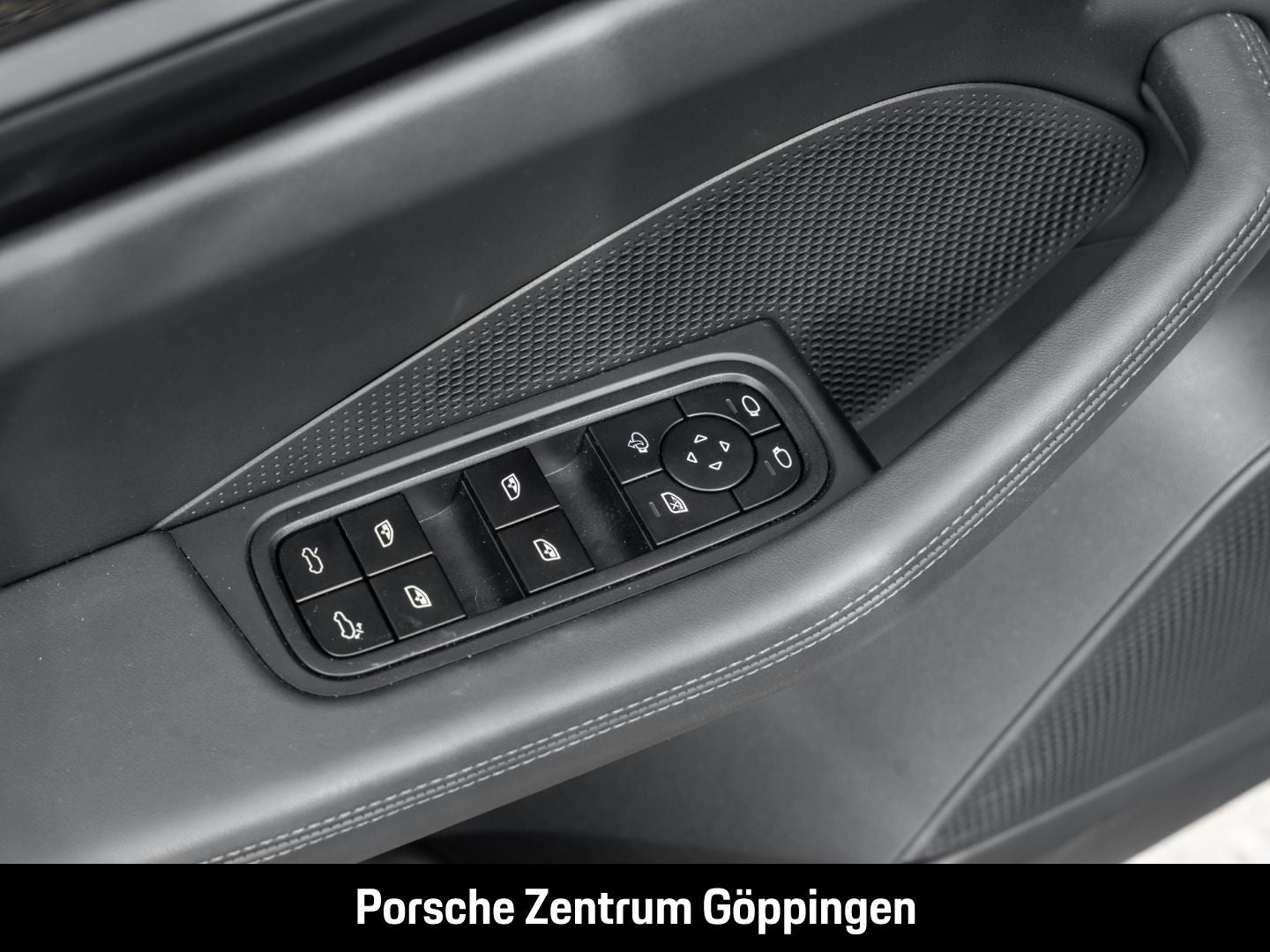Porsche Macan 4S BOSE LED-Matrix Panorama Surround-View