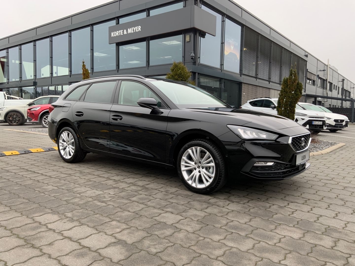 Seat Leon SP Style 2.0TDI DSG+LED+AHK+ Navi+Sitzhzg