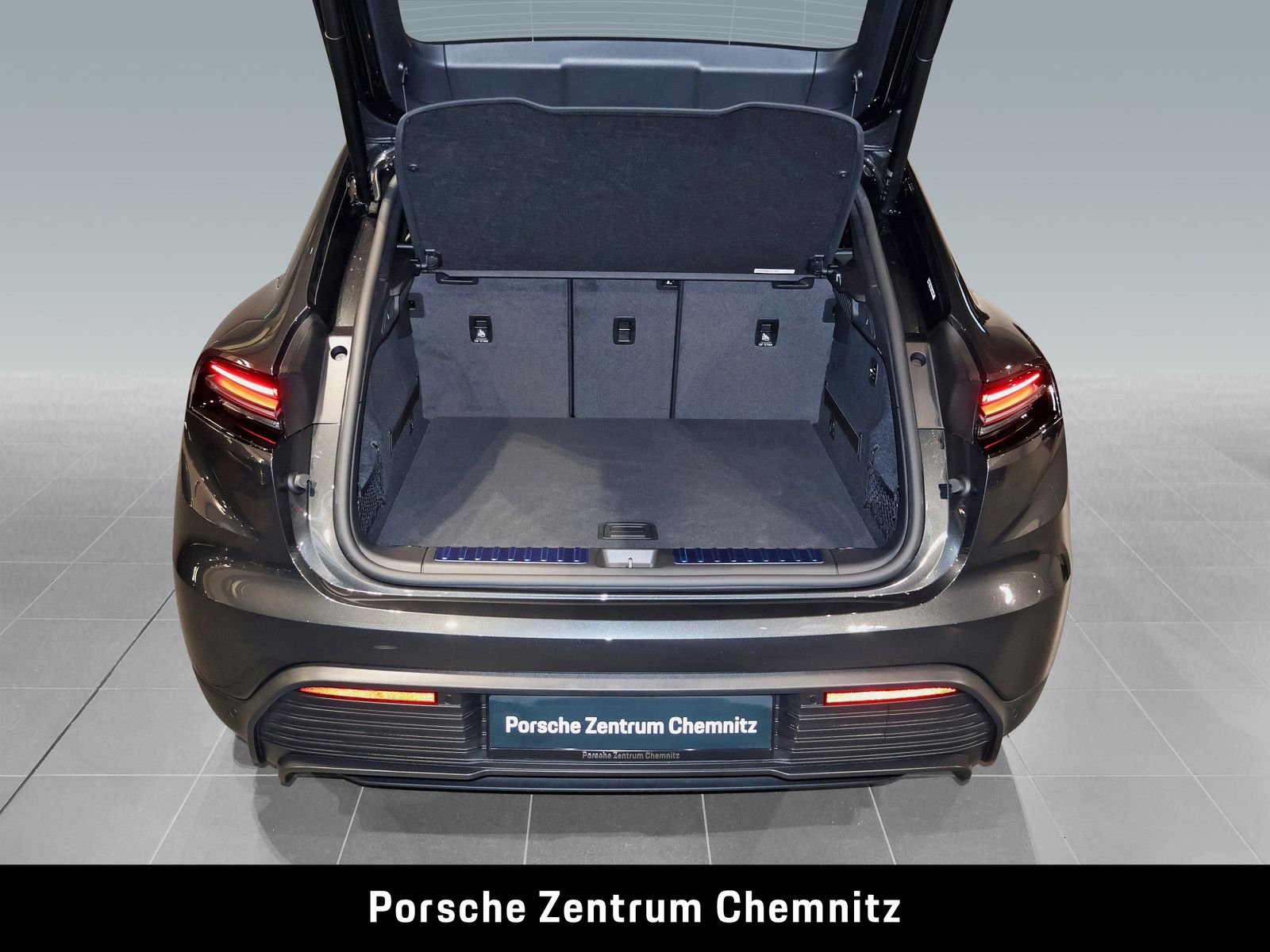 Porsche Macan 4 Electric Luft.;Matrix-LED;4xSitzheiz.;BO