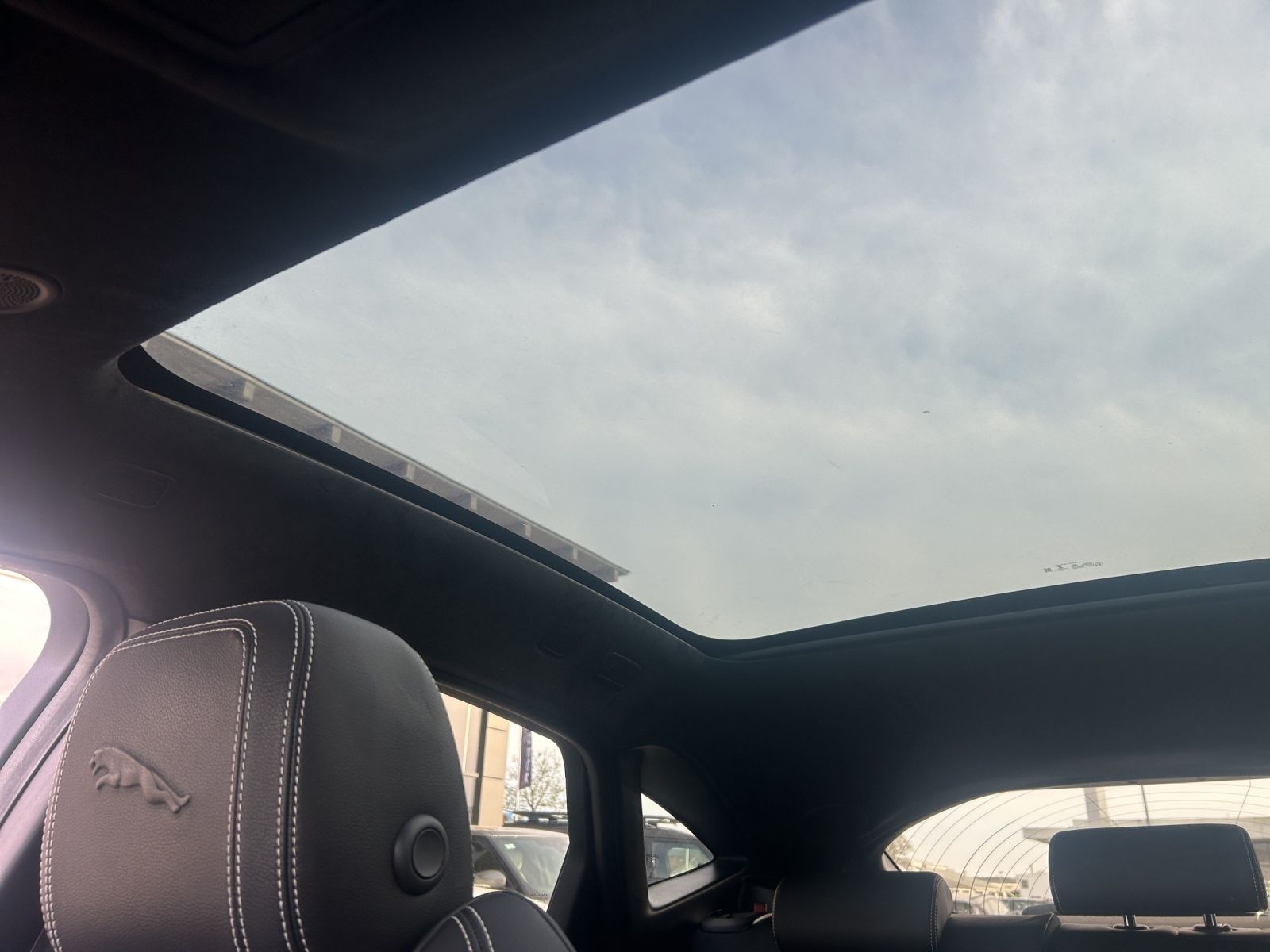 Jaguar E-PACE D200 R-Dynamic LED*ACC*KEYLESS*PANO*WinP*