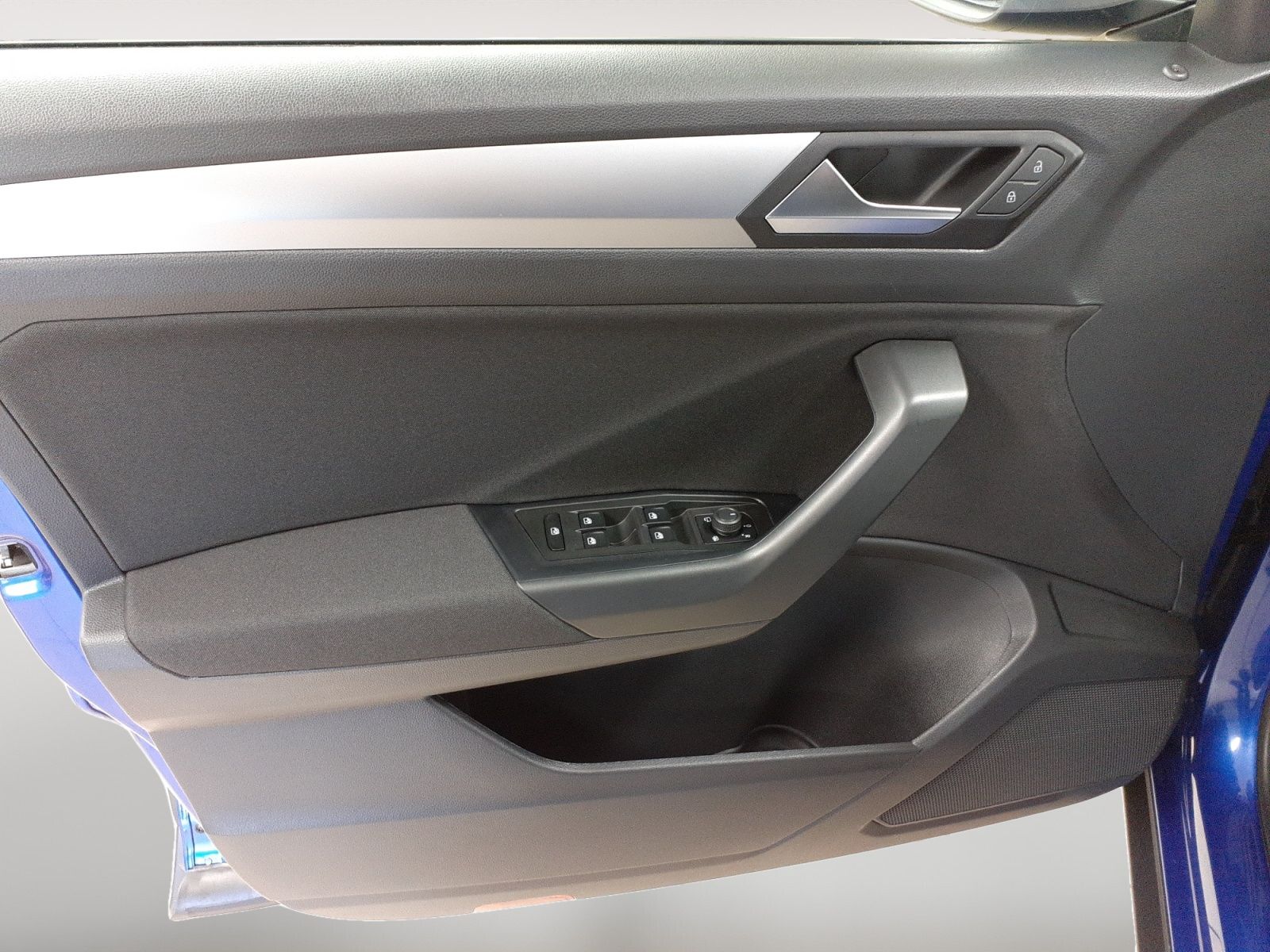Volkswagen T-Roc 1.0TSI Life - Samsaru's Car Outlet
