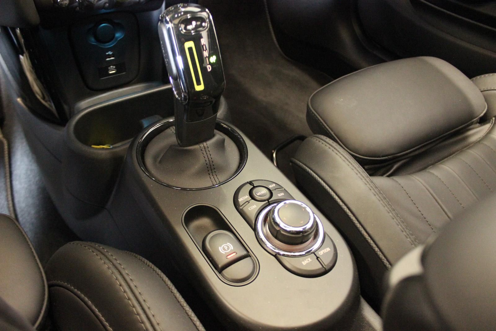MINI Cooper SE - Samsaru's Car Outlet