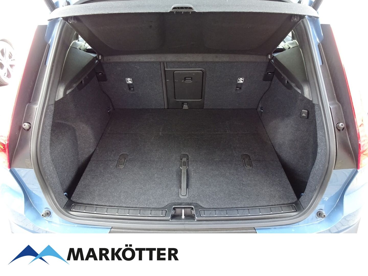 Volvo XC40 B3 Plus Dark - Samsaru's Car Outlet