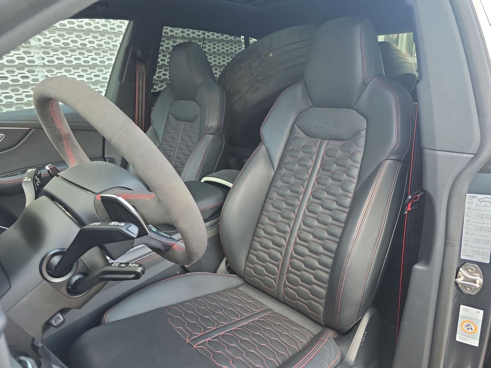 Audi RS Q8 AHK PANO KERAMIK LEDER UPE 175T