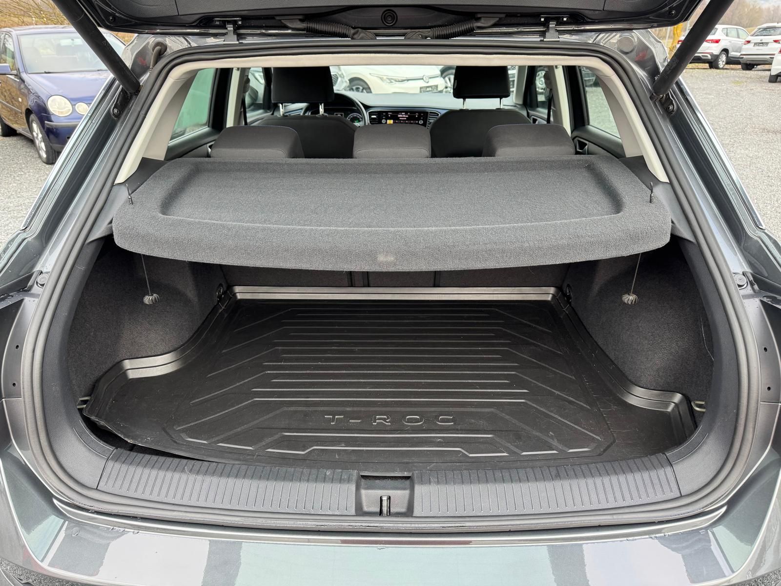 Volkswagen T-Roc 1.5 TSI DSG - Samsaru's Car Outlet