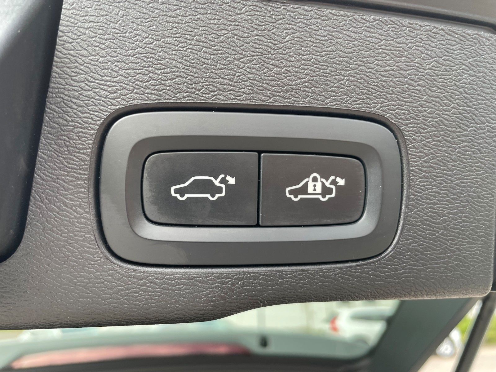 Volvo XC60 B5 AWD PLUS DARK-360-BLIS-H/K-Pilot-VollLED