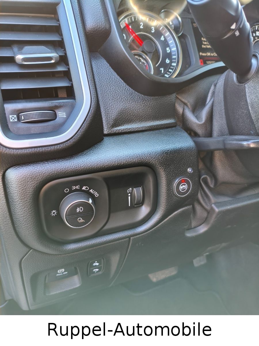 Dodge RAM 5.7 V8 LPG  QuadCab LKW R-CAM 6.Sitzer