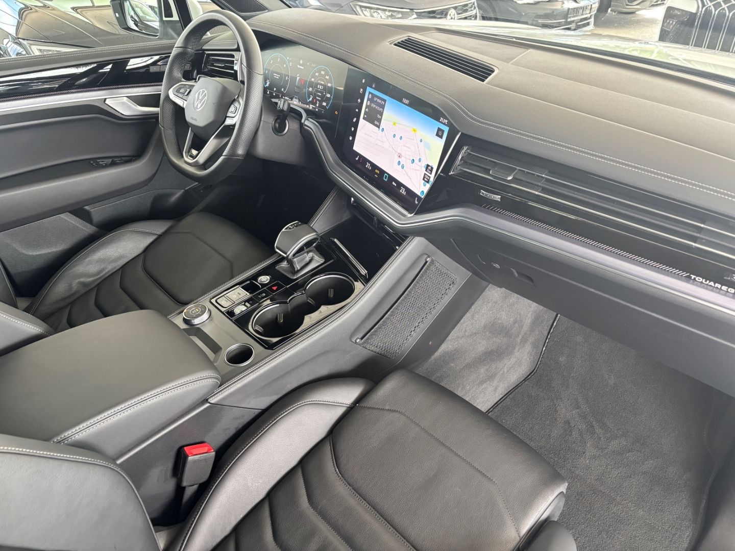 Volkswagen Touareg 3.0 TDI 4Motion R-Line ACC IQ.LIGHT PANO
