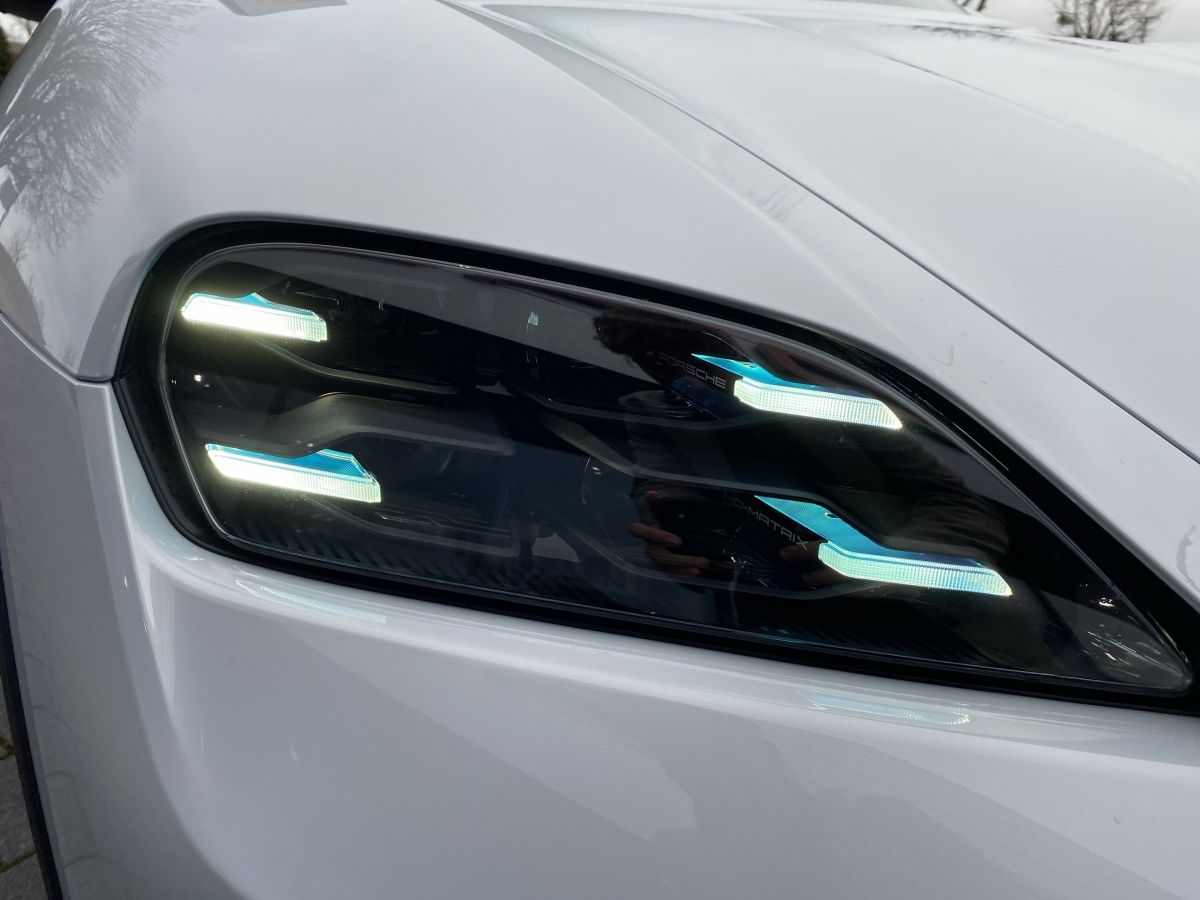 Porsche Taycan 4 Cross Turismo | Hinterachslenkung |