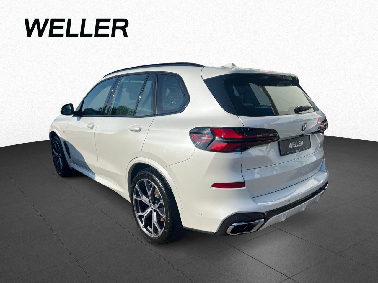 BMW X5 xDr 40iA M SPORT Pano,AHK,StHzg,KomSi,Luftfed