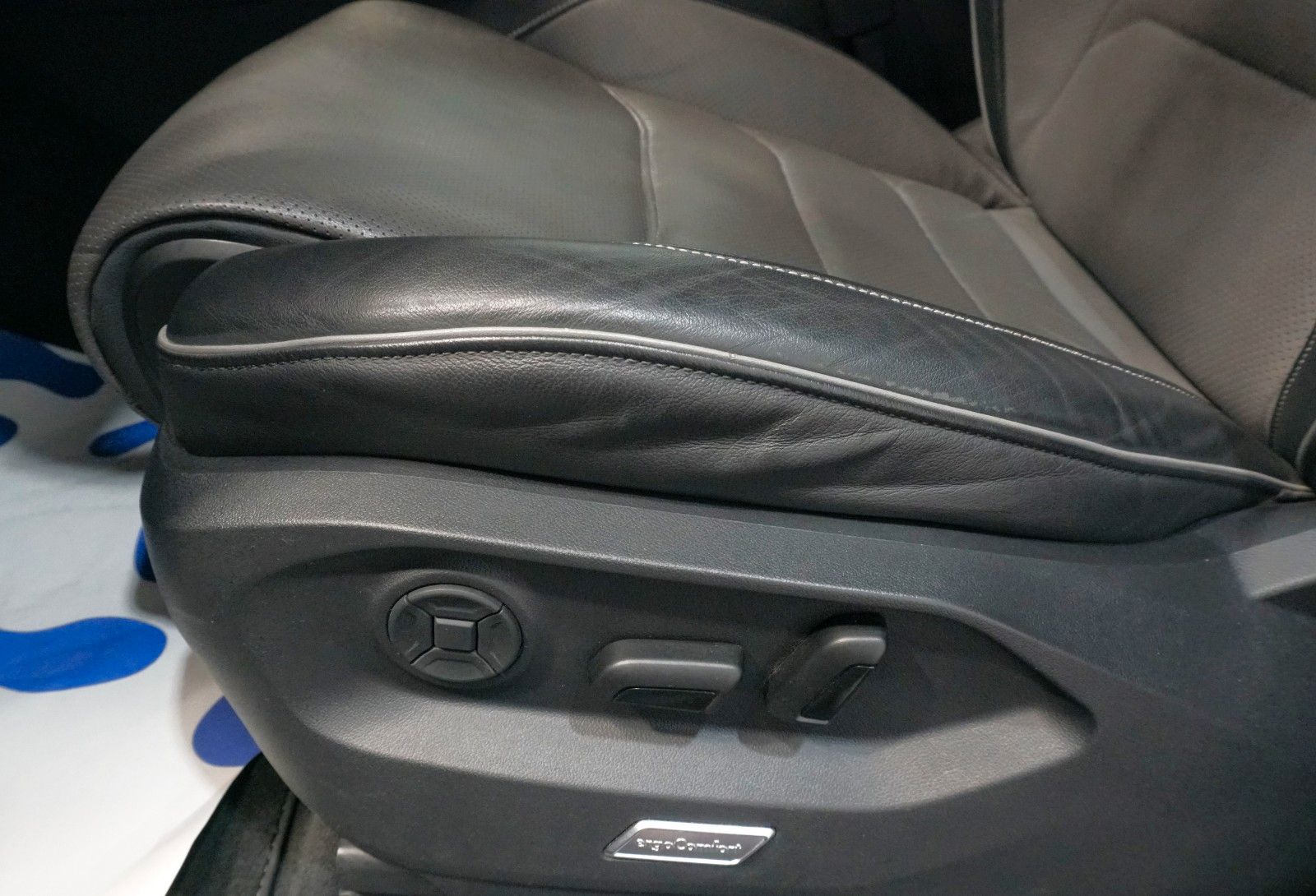 Volkswagen Touareg R-Line 4Motion 3.0 TDI - Samsaru's Car Outlet