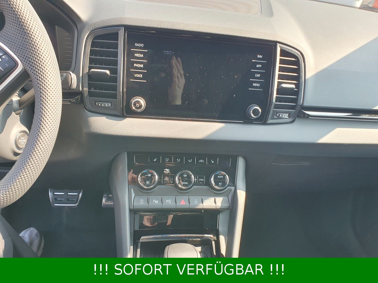 Skoda Karoq 1.5TSI DSG Sportline *19"*AHK*5J. *CANTON*