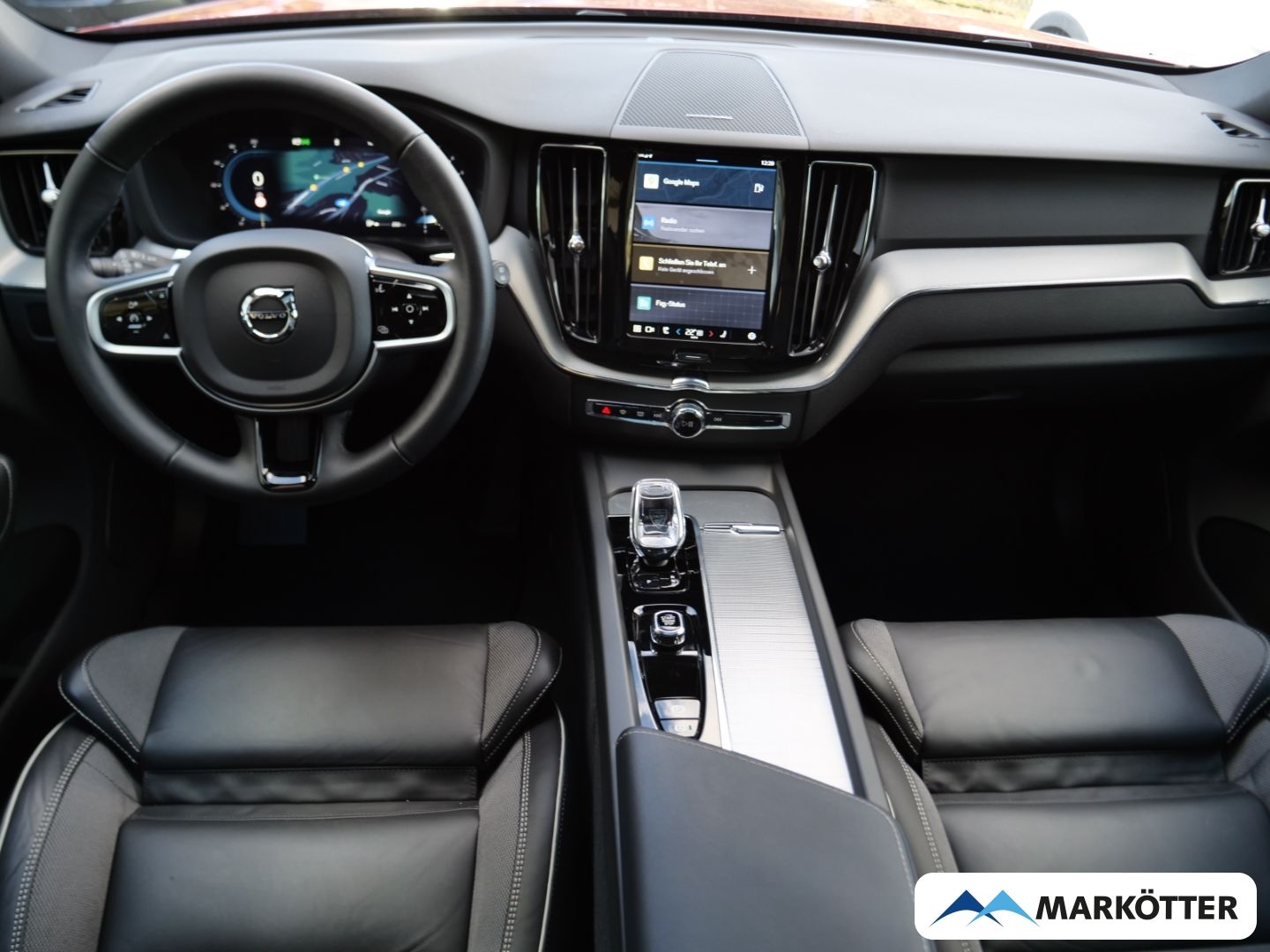 Volvo XC60 B5 AWD Plus Dark AHK/PANO/BLIS/360CAM/