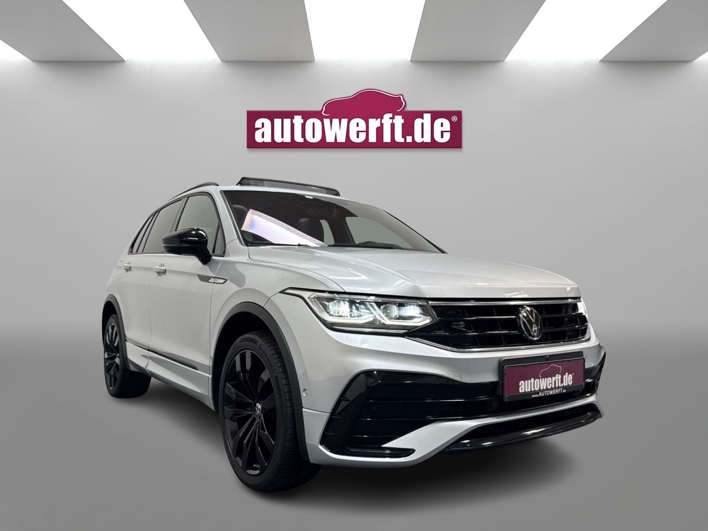 Volkswagen Tiguan 2.0 TDI 4M DSG R LINE BLACK PANO AHK MATR
