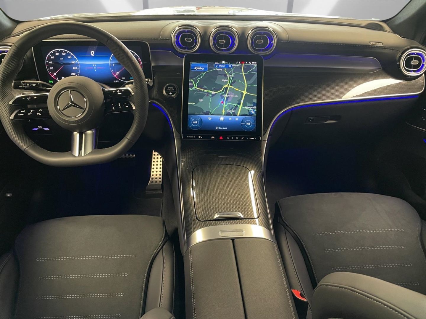 Mercedes-Benz GLC 220 d AMG NIGHT PANO AHK DISTR DIGITAL TRITT