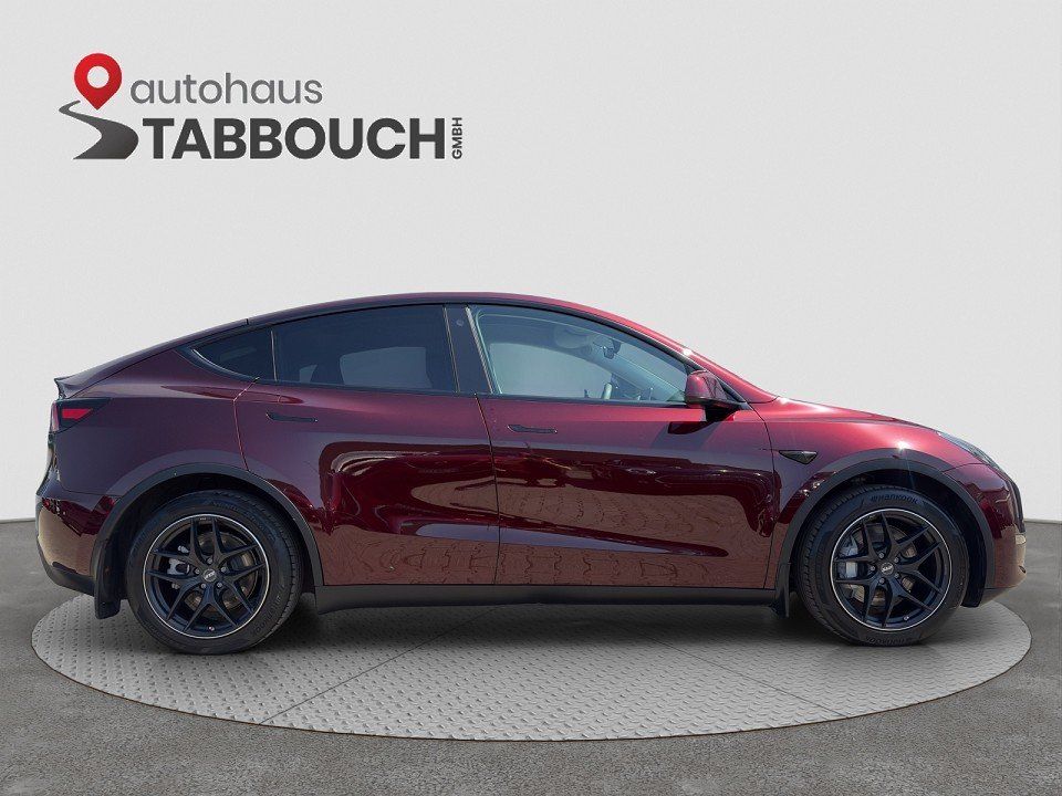 Tesla Model Y LONG RANGE+AHK+AWD+SPURWECHSEL+PANO