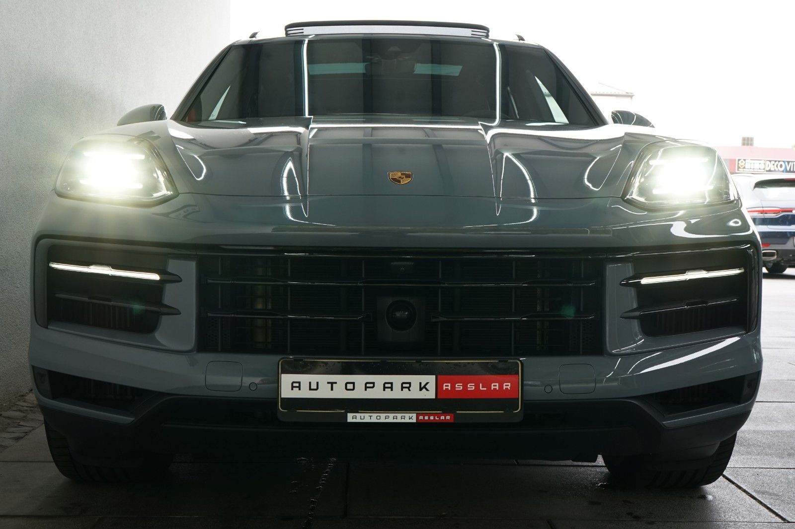 Porsche Cayenne E-Hybrid/PANO/P-Display/HUD/AHK/18W/ACC