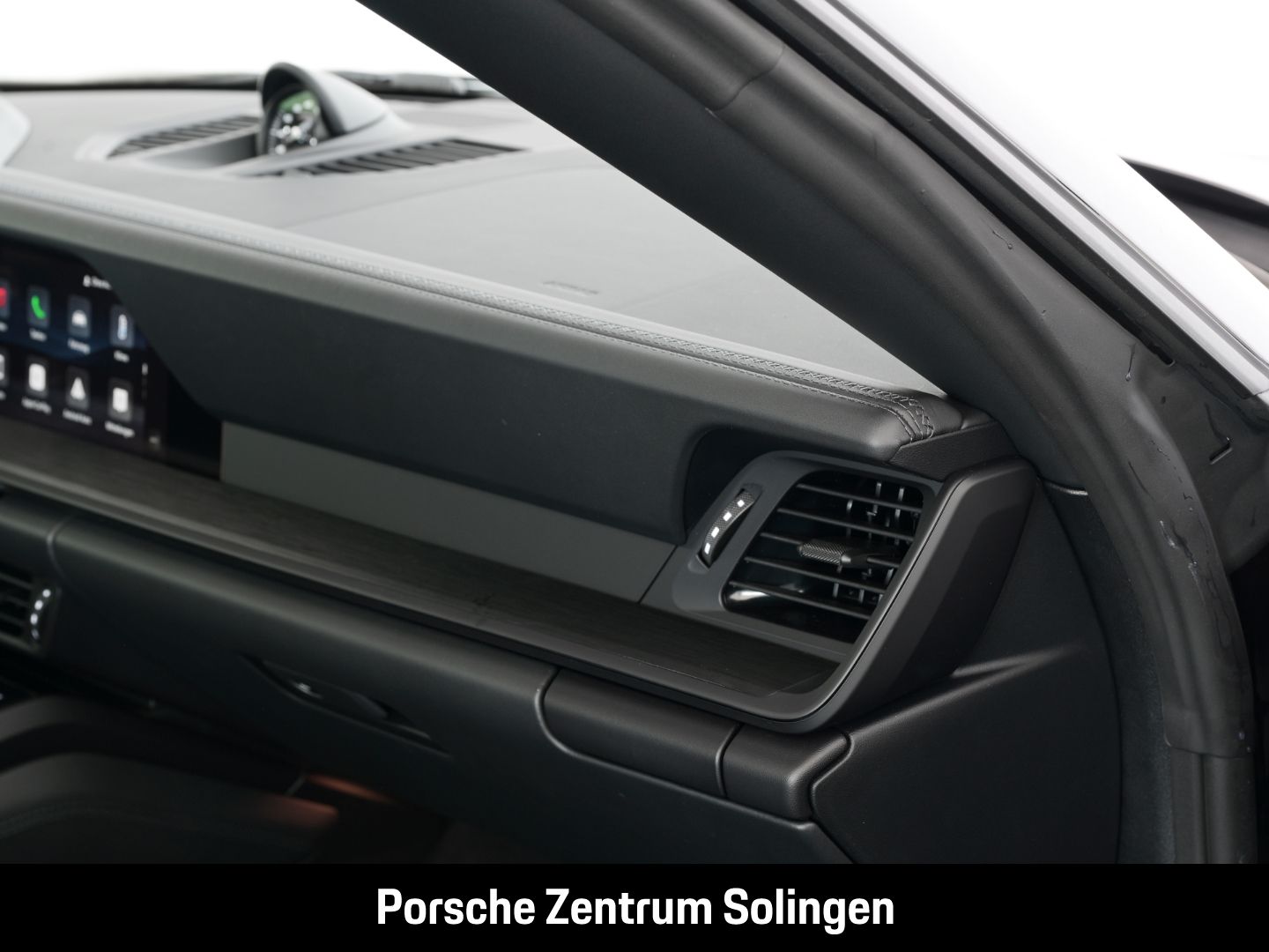 Porsche 911 Carrera 4 GTS Cabriolet HD-Matrix Lift Bose