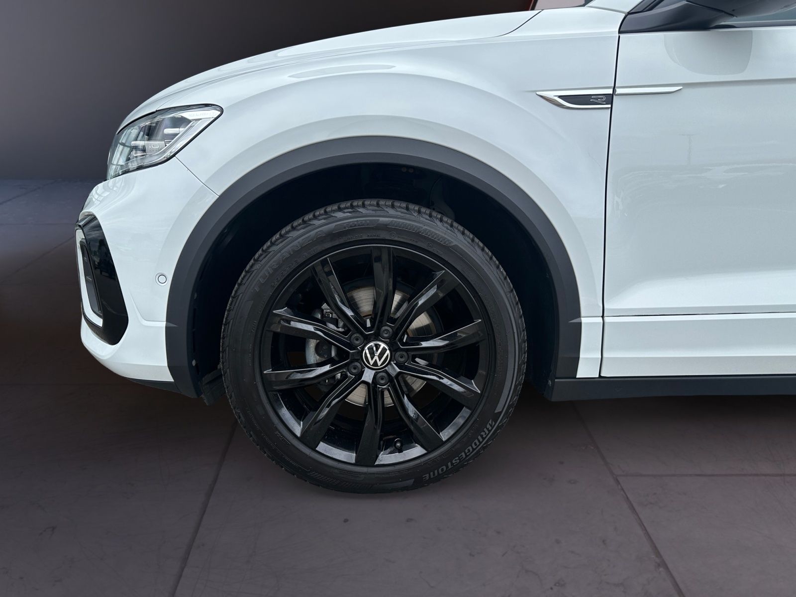 Volkswagen T-Roc R-Line - Samsaru's Car Outlet