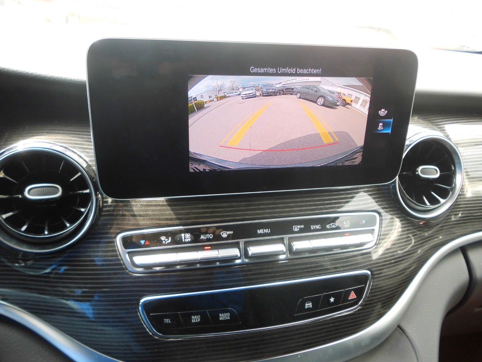 Mercedes-Benz V 220 d AVANTGARDE - Samsaru's Car Outlet