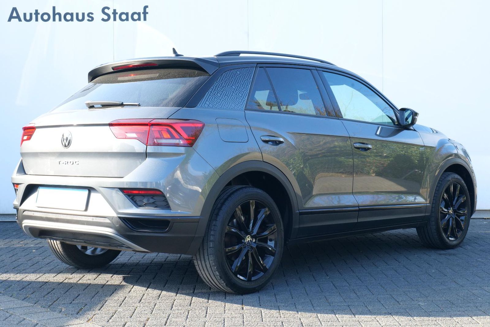 Volkswagen T-ROC Sport 1.5 TSI - Samsaru's Car Outlet